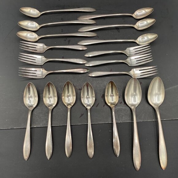 Lot of 19 Pieces Oneida Community Plate Flatware Patrician Silver Plate Spoons - Picture 1 of 6